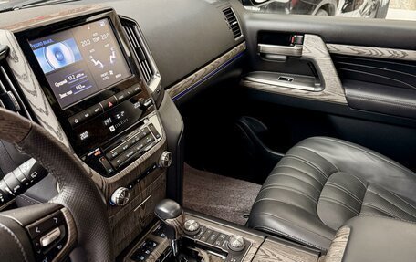 Toyota Land Cruiser 200, 2019 год, 13 300 000 рублей, 18 фотография