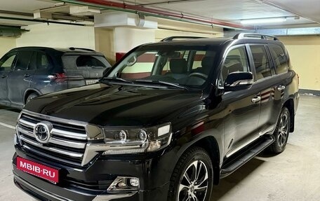 Toyota Land Cruiser 200, 2019 год, 13 300 000 рублей, 22 фотография