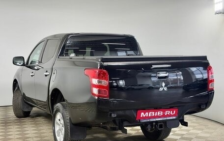 Mitsubishi L200 IV рестайлинг, 2017 год, 1 815 000 рублей, 3 фотография