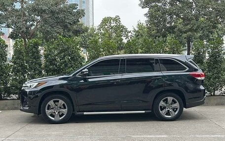 Toyota Highlander III, 2011 год, 3 800 000 рублей, 3 фотография