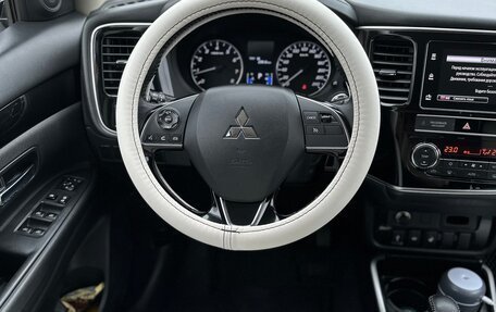 Mitsubishi Outlander III рестайлинг 3, 2019 год, 2 175 000 рублей, 14 фотография