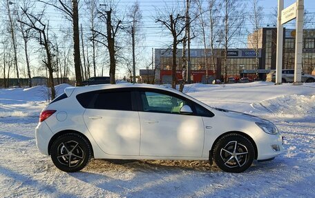 Opel Astra J, 2011 год, 720 000 рублей, 4 фотография