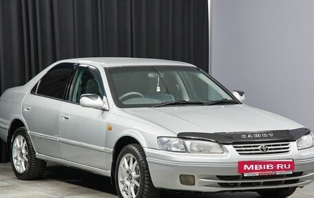 Toyota Camry, 1998 год, 699 000 рублей, 3 фотография