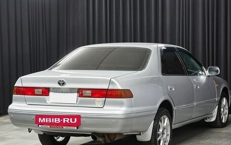 Toyota Camry, 1998 год, 699 000 рублей, 4 фотография