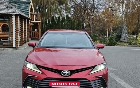 Toyota Camry, 2021 год, 3 300 000 рублей, 4 фотография