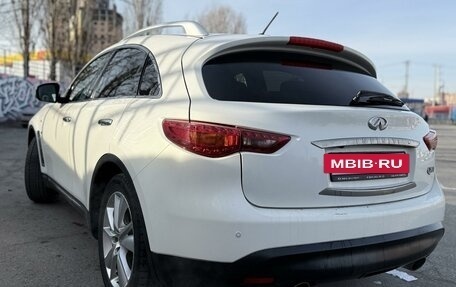 Infiniti QX70, 2014 год, 2 900 000 рублей, 4 фотография