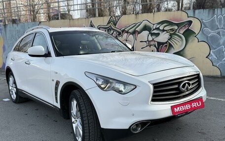 Infiniti QX70, 2014 год, 2 900 000 рублей, 14 фотография