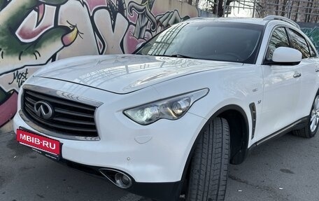 Infiniti QX70, 2014 год, 2 900 000 рублей, 16 фотография