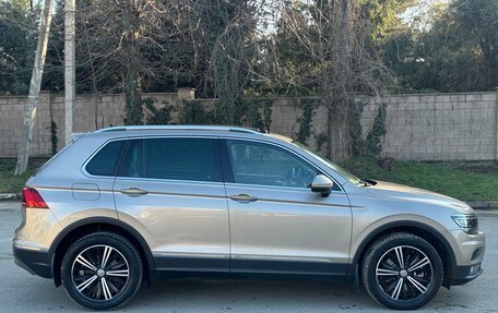 Volkswagen Tiguan II, 2018 год, 2 850 000 рублей, 7 фотография