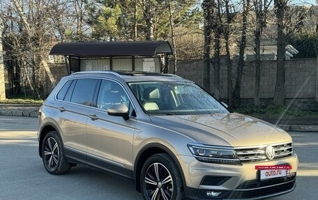 Volkswagen Tiguan II, 2018 год, 2 850 000 рублей, 8 фотография