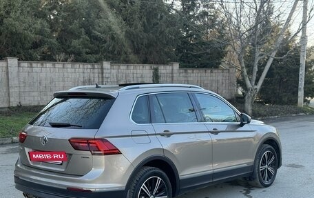 Volkswagen Tiguan II, 2018 год, 2 850 000 рублей, 6 фотография