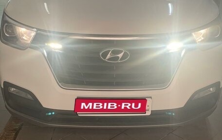 Hyundai H-1 II рестайлинг, 2020 год, 3 250 000 рублей, 1 фотография