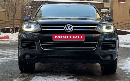 Volkswagen Touareg III, 2011 год, 2 650 000 рублей, 2 фотография