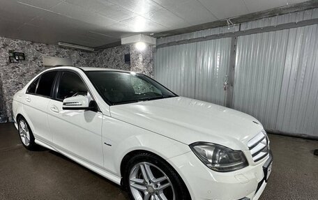 Mercedes-Benz C-Класс, 2011 год, 1 800 000 рублей, 2 фотография