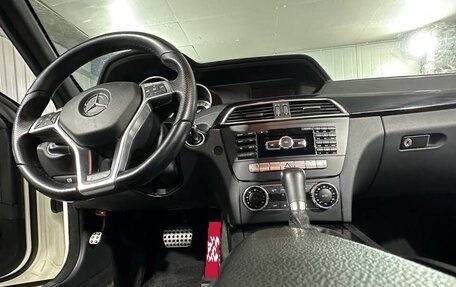 Mercedes-Benz C-Класс, 2011 год, 1 800 000 рублей, 13 фотография