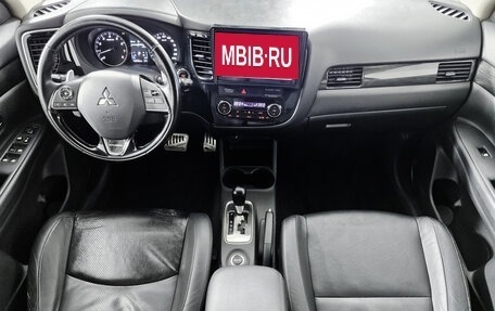 Mitsubishi Outlander III рестайлинг 3, 2016 год, 1 529 000 рублей, 24 фотография