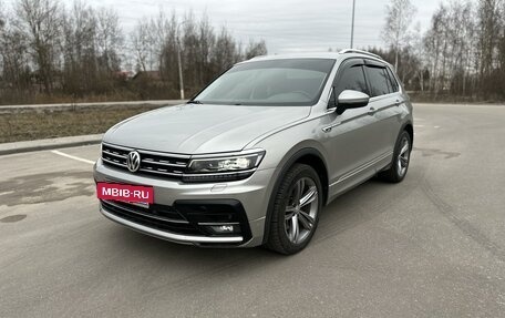 Volkswagen Tiguan II, 2018 год, 2 350 000 рублей, 2 фотография