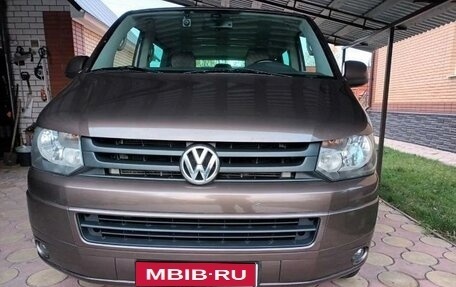 Volkswagen Caravelle T5, 2011 год, 2 400 000 рублей, 1 фотография