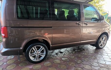 Volkswagen Caravelle T5, 2011 год, 2 400 000 рублей, 26 фотография