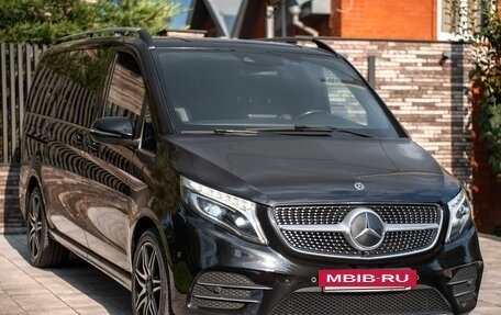 Mercedes-Benz V-Класс, 2019 год, 5 750 000 рублей, 2 фотография