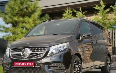 Mercedes-Benz V-Класс, 2019 год, 5 750 000 рублей, 4 фотография