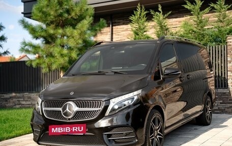 Mercedes-Benz V-Класс, 2019 год, 5 750 000 рублей, 3 фотография