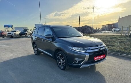 Mitsubishi Outlander III рестайлинг 3, 2015 год, 1 850 000 рублей, 1 фотография