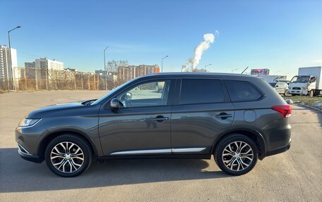 Mitsubishi Outlander III рестайлинг 3, 2015 год, 1 850 000 рублей, 7 фотография