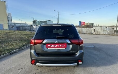 Mitsubishi Outlander III рестайлинг 3, 2015 год, 1 850 000 рублей, 4 фотография