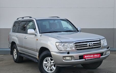 Toyota Land Cruiser 100 рестайлинг 2, 2006 год, 2 100 000 рублей, 3 фотография