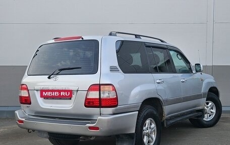 Toyota Land Cruiser 100 рестайлинг 2, 2006 год, 2 100 000 рублей, 4 фотография