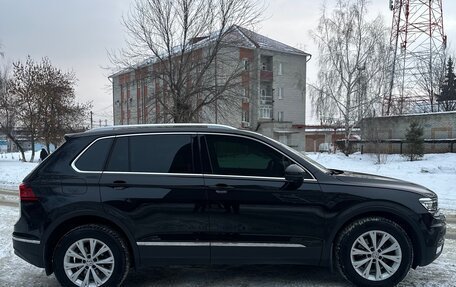 Volkswagen Tiguan II, 2017 год, 2 050 000 рублей, 4 фотография