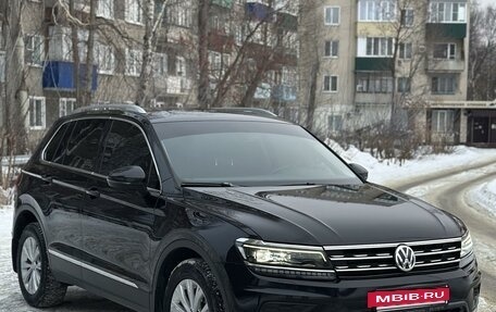 Volkswagen Tiguan II, 2017 год, 2 050 000 рублей, 3 фотография