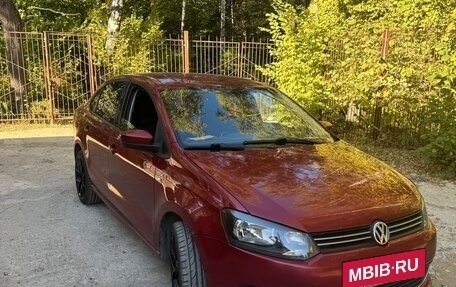 Volkswagen Polo VI (EU Market), 2011 год, 700 000 рублей, 2 фотография