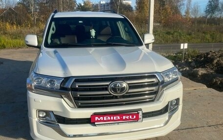 Toyota Land Cruiser 200, 2016 год, 5 450 000 рублей, 2 фотография