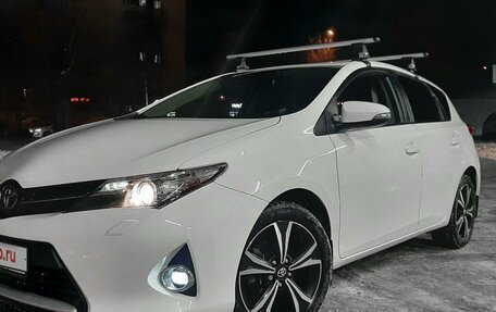 Toyota Auris II, 2013 год, 1 320 000 рублей, 2 фотография