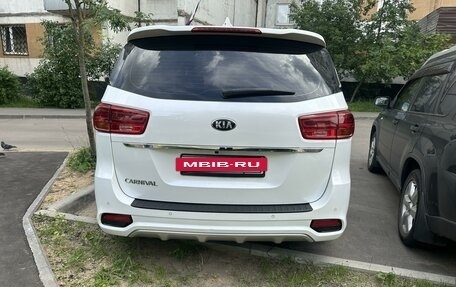 KIA Carnival III, 2018 год, 3 300 000 рублей, 5 фотография