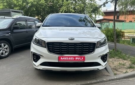 KIA Carnival III, 2018 год, 3 300 000 рублей, 2 фотография