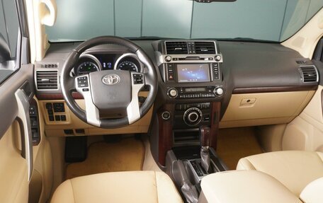 Toyota Land Cruiser Prado 150 рестайлинг 2, 2013 год, 3 250 000 рублей, 6 фотография