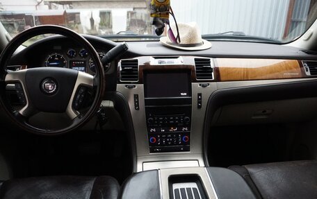 Cadillac Escalade III, 2011 год, 2 370 000 рублей, 17 фотография