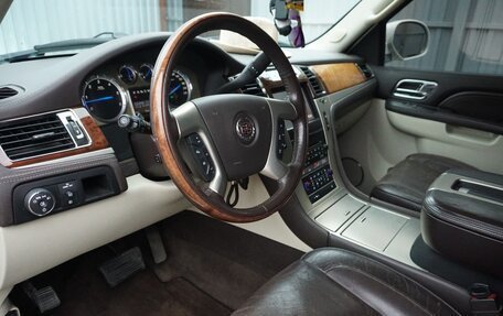 Cadillac Escalade III, 2011 год, 2 370 000 рублей, 16 фотография