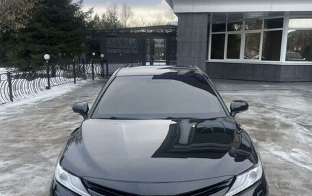 Toyota Camry, 2019 год, 1 900 000 рублей, 3 фотография