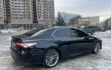 Toyota Camry, 2019 год, 1 900 000 рублей, 5 фотография