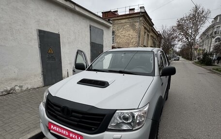 Toyota Hilux VII, 2011 год, 2 499 999 рублей, 2 фотография