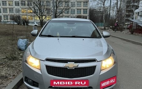 Chevrolet Cruze II, 2011 год, 770 000 рублей, 3 фотография