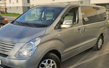 Hyundai Grand Starex Grand Starex I рестайлинг 2, 2015 год, 2 900 000 рублей, 3 фотография