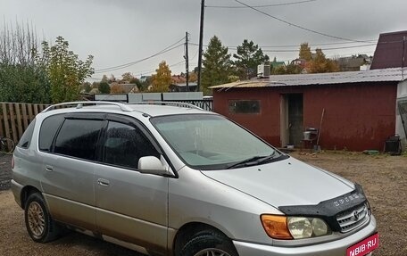 Toyota Ipsum II, 2000 год, 645 000 рублей, 1 фотография