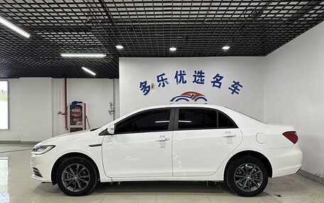 BYD Qin, 2020 год, 1 300 000 рублей, 4 фотография