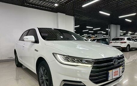 BYD Qin, 2020 год, 1 300 000 рублей, 3 фотография