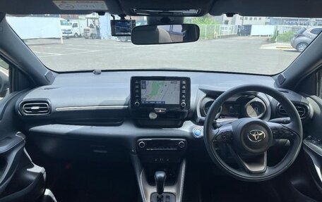 Toyota Yaris, 2020 год, 1 010 000 рублей, 9 фотография